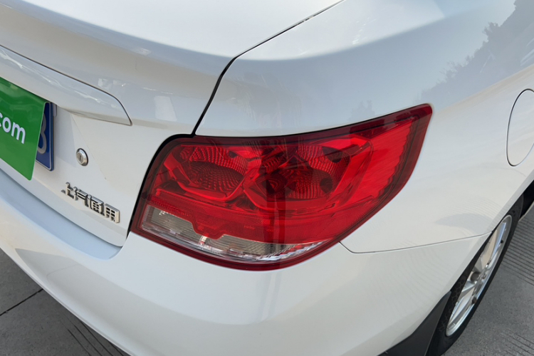 雪佛兰 2018款 赛欧3 1.5L 手动理想天窗版车身外观6002