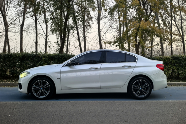 宝马1系 2017款 118i 运动型车身外观6005