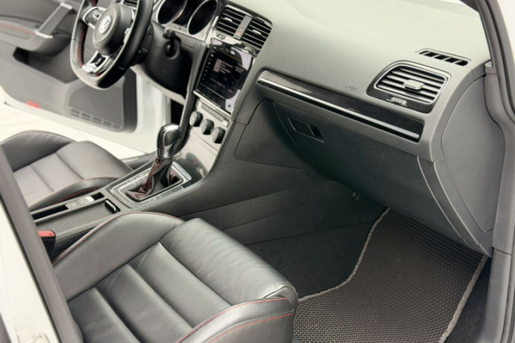 大众 高尔夫GTI 2016款 2.0TSI GTI局部细节41