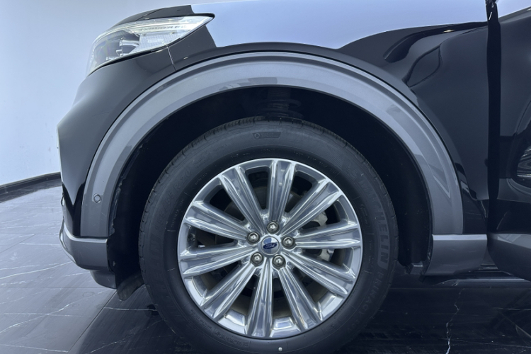 福特 探险者 2020款 EcoBoost 285 四驱钛金版 7座局部细节9002