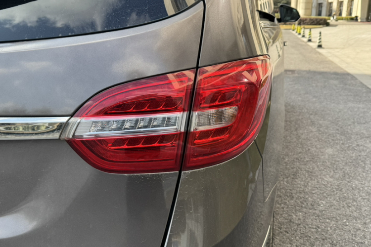 别克GL8 2017款 25S 豪华型 国V车身外观6007