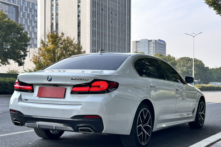 宝马5系 2022款 改款 530Li xDrive M运动套装车身外观6005