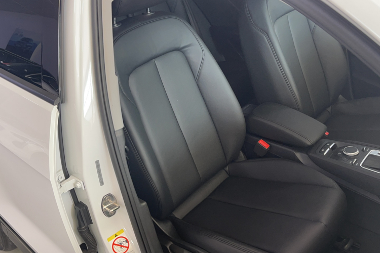 奥迪Q2L 2021款 35 TFSI 进取动感型局部细节41