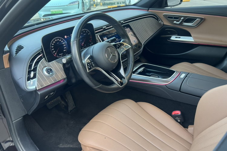 奔驰E级 2024款 E 300 L 时尚型中控内饰7003