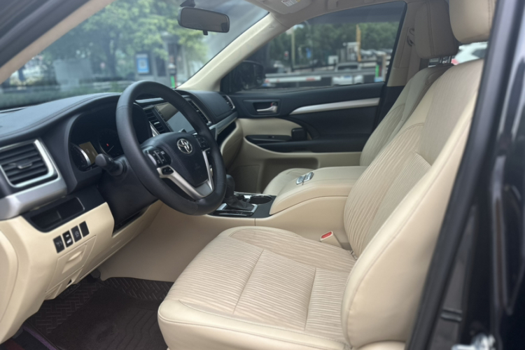 丰田 汉兰达 2021款 2.0T 四驱精英版 7座中控内饰7002