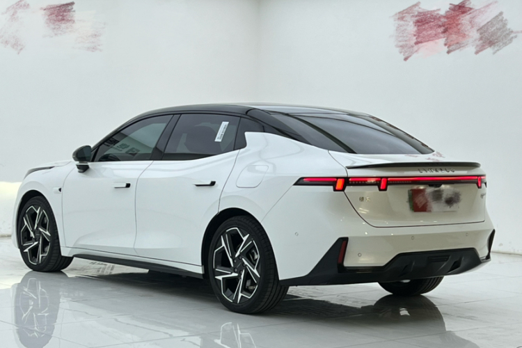 领克07 2024款 EM-P 126长续航 Ultra车身外观6002