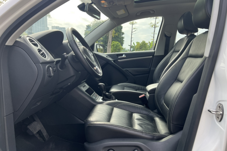 大众 途观 2016款 300TSI 自动两驱豪华版中控内饰7002