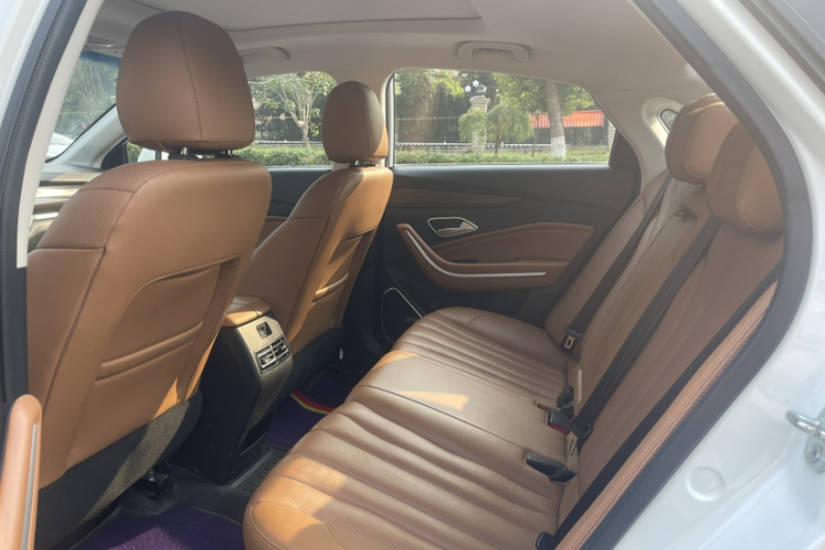 北京汽车 北京U7 2019款 1.5T CVT新智版 国VI中控内饰7001