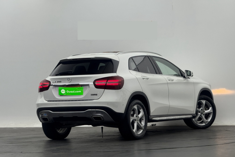 奔驰GLA 2019款 GLA 200 动感型车身外观6001
