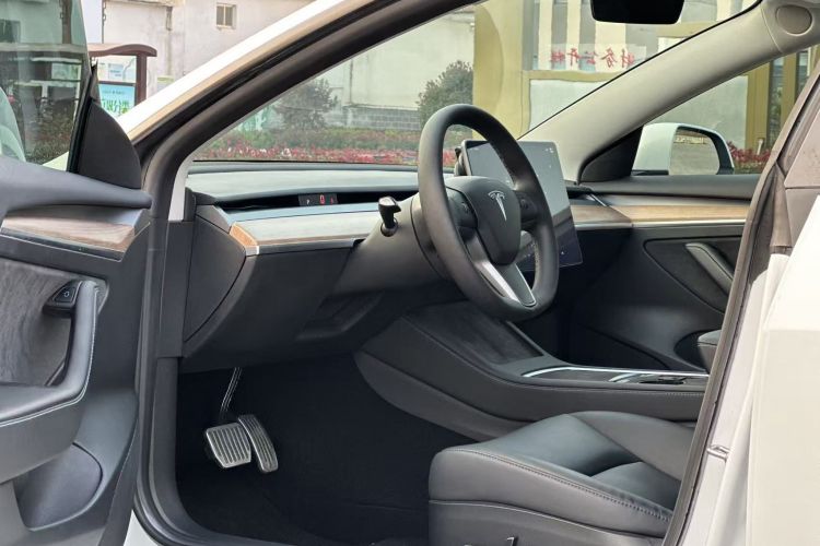 特斯拉 Model 3 2022款 后轮驱动版中控内饰7011