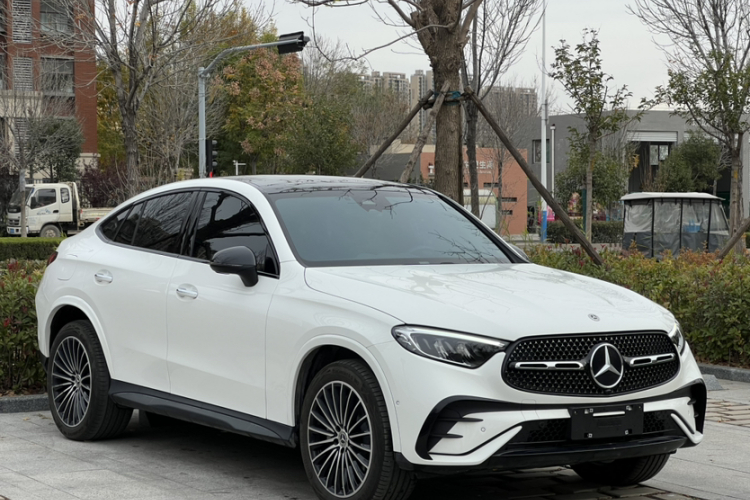 奔驰GLC轿跑 2024款 GLC 300 4MATIC 轿跑SUV车身外观6001