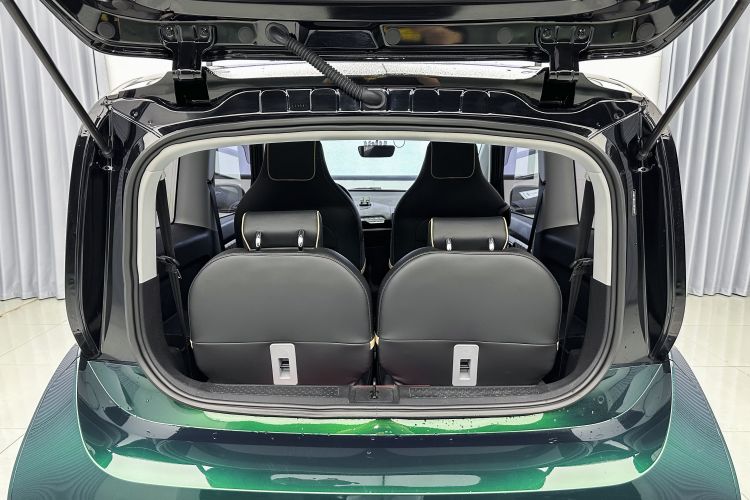 宝骏KiWi EV 2022款 艺术家轻享版 三元锂中控内饰7013