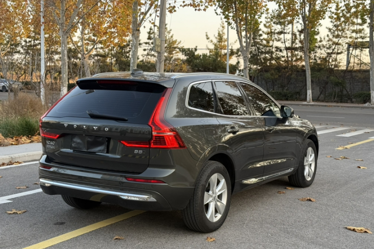 沃尔沃XC60 2022款 B5 四驱智逸豪华版车身外观6002
