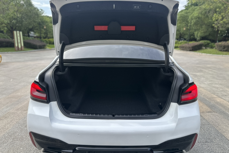 宝马5系 2021款 530Li 尊享型 M运动套装车身外观6004