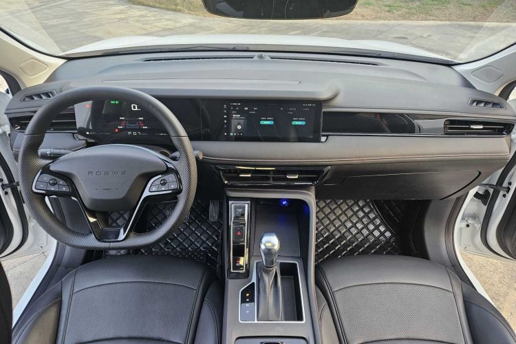 荣威i5 2023款 1.5L CVT尊荣版中控内饰7008