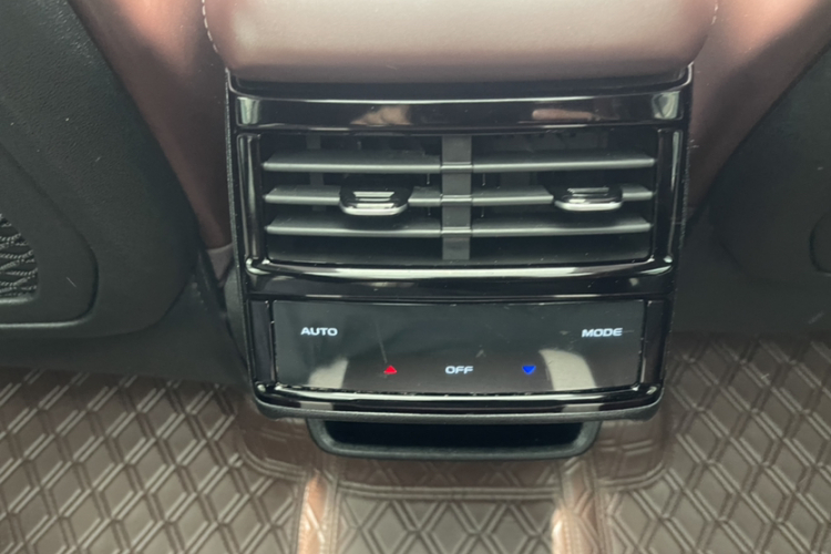 吉利汽车 星越L 2021款 2.0TD DCT EVO两驱智尊型局部细节9005