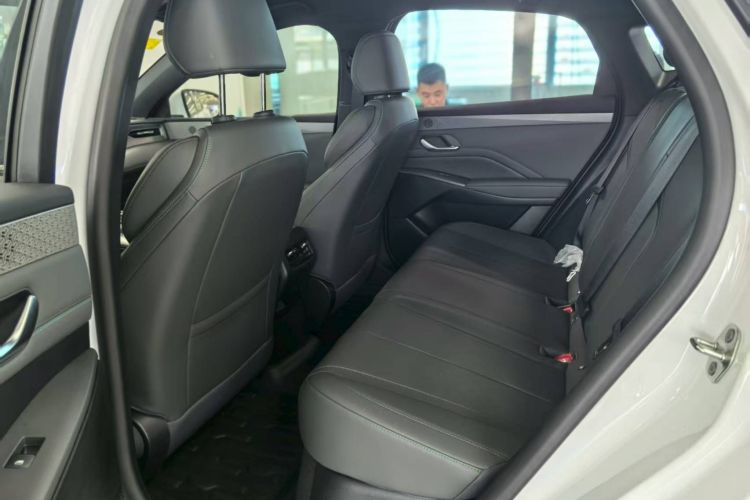 比亚迪 秦PLUS 2025款 DM-i 智驾版 55KM领先型中控内饰7004