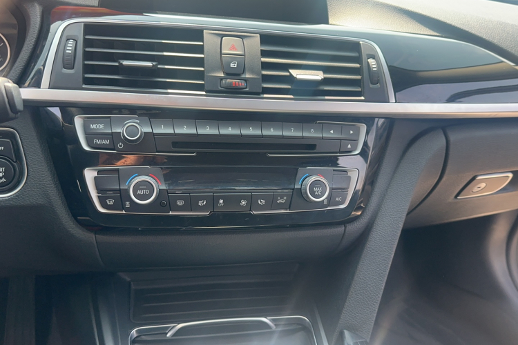 宝马3系 2017款 320Li M运动型局部细节16