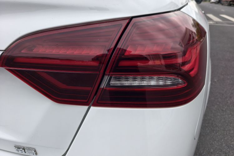 吉利汽车 帝豪 2021款 UP 1.5L 手动豪华型车身外观6010