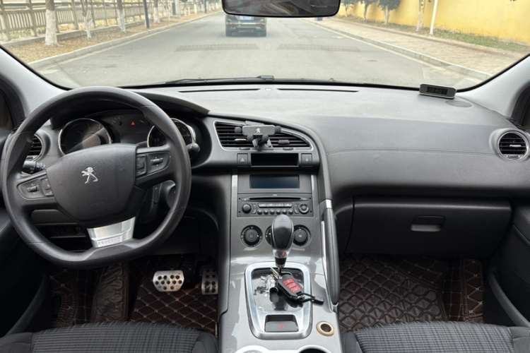 标致3008 2016款 1.6THP 自动经典版中控内饰7002