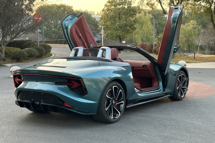 名爵 MG Cyberster 2026款 520km 传奇四驱版车身外观6013
