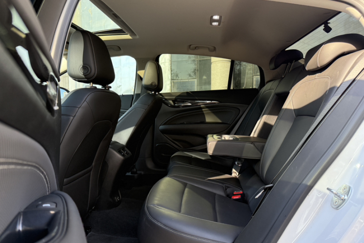 别克 君威 2024款 改款 25T 超享版中控内饰7003