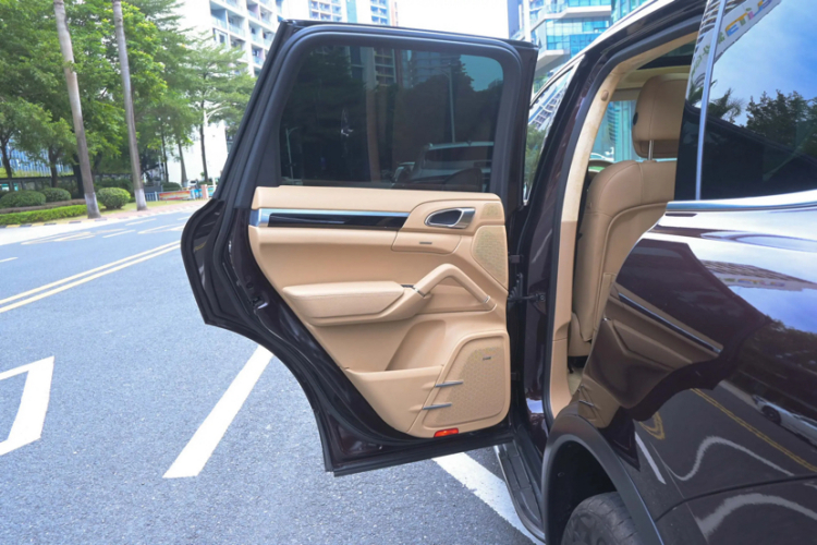 保时捷 2015款 Cayenne 3.0T中控内饰7006