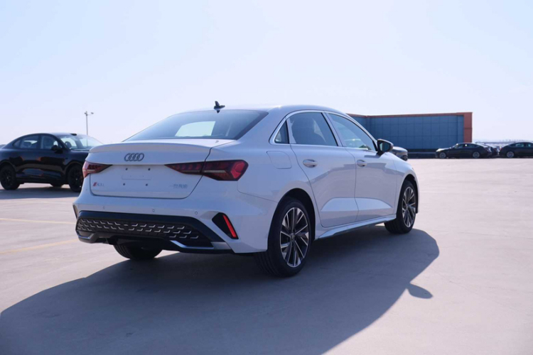 奥迪A3 2025款 A3L Limousine 35TFSI 飞驰尊享型 +豪华臻选包车身外观6007