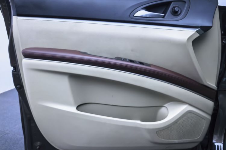 别克GL8 2017款 25S 豪华型 国V中控内饰7006