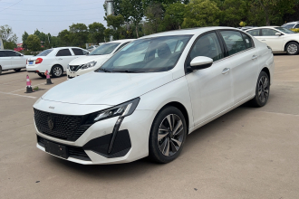 标致408 2022款 1.6T 追光版