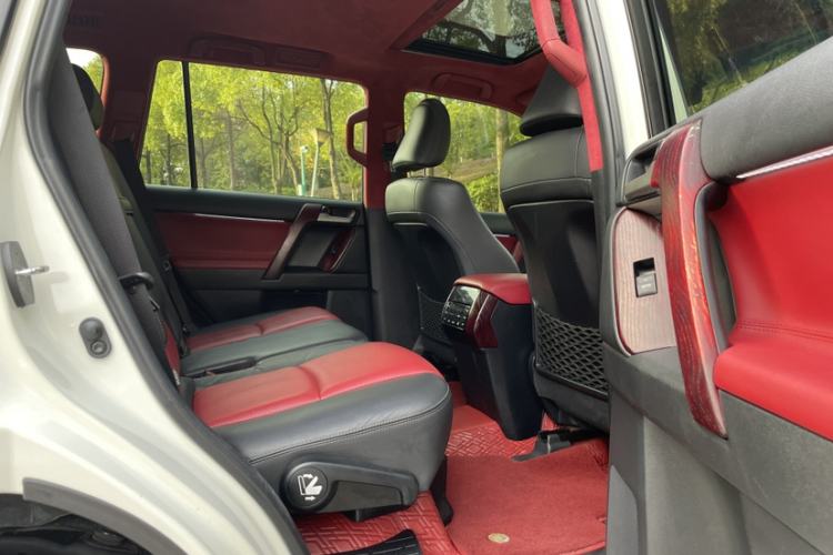 丰田 普拉多 2019款 3.5L 自动TX-L尊享版后挂备胎中控内饰7014