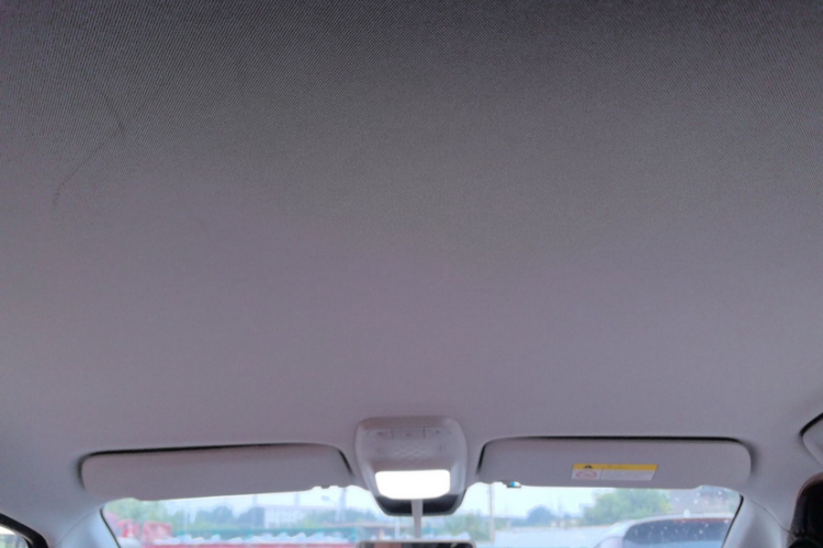 宝骏KiWi EV 2022款 设计师轻享版 三元锂中控内饰7006