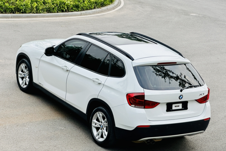 宝马X1 2012款 sDrive20i 领先型车身外观6002