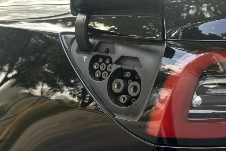 特斯拉 Model 3 2021款 标准续航后驱升级版车身外观6002