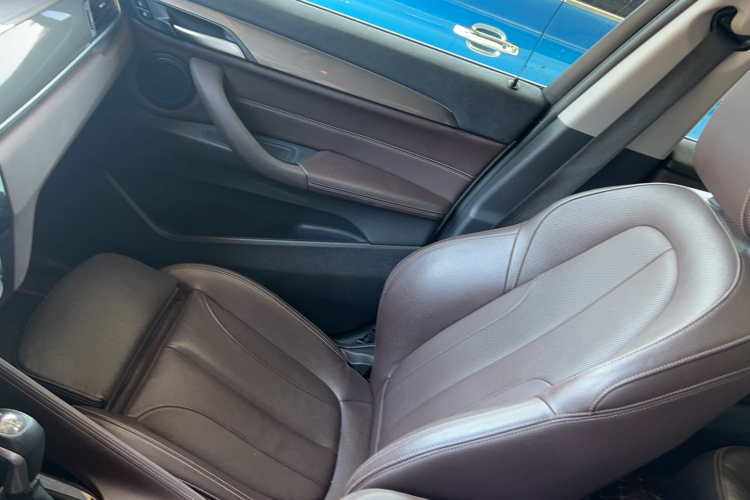 宝马X1 2016款 sDrive20Li 豪华型局部细节9005