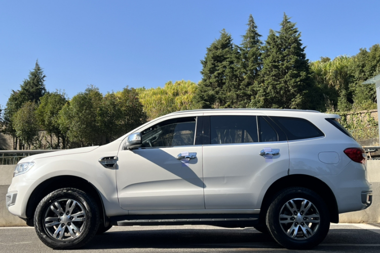 福特 撼路者 2016款 2.0T 汽油自动四驱旗舰版车身外观6001