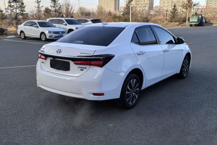 丰田 卡罗拉 2017款 改款双擎 1.8L E-CVT领先版车身外观6005