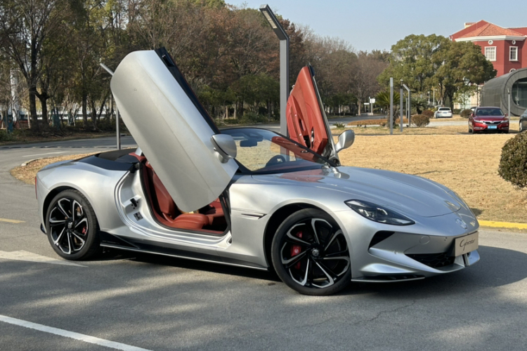 名爵 MG Cyberster 2024款 520km 传奇四驱版车身外观6005