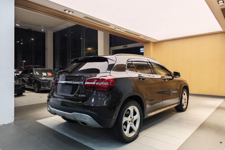 奔驰GLA 2018款 GLA 200 动感型车身外观6001