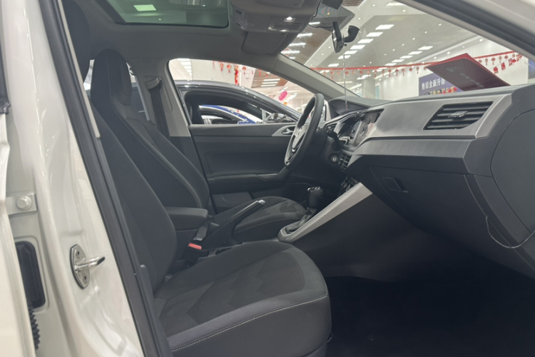 大众 Polo 2021款 Plus 1.5L 自动全景乐享版中控内饰7004