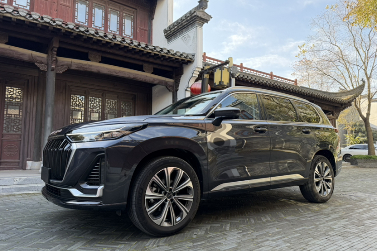 星途揽月 2023款 400T 四驱星尊版 6座车身外观1