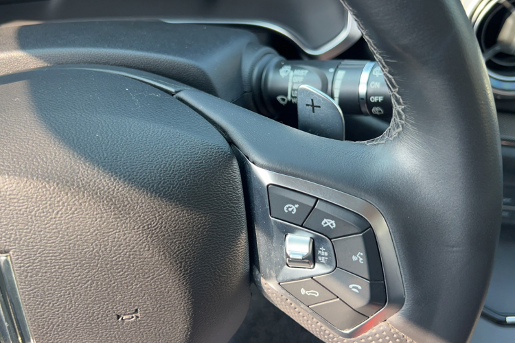 魏牌 VV5 2017款 2.0T 旗舰型中控内饰7014