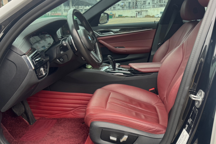 宝马5系 2020款 530Li 领先型 M运动套装中控内饰7003
