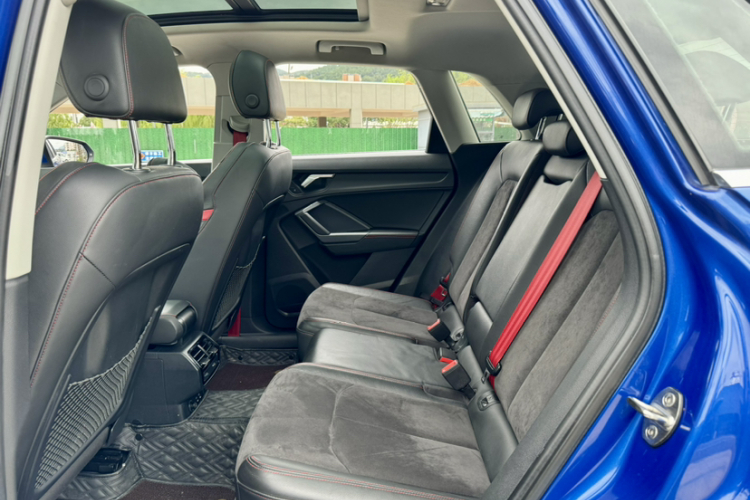 奥迪Q3 2019款 35 TFSI 进取动感型中控内饰7010