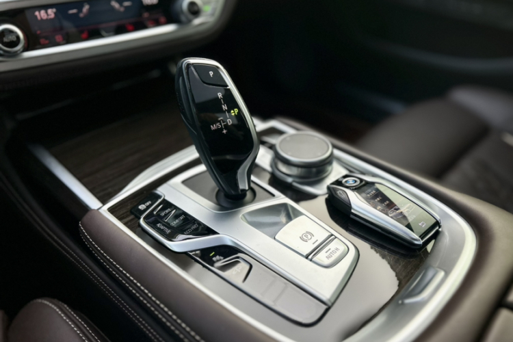 宝马7系 2021款 730Li 豪华套装中控内饰7013