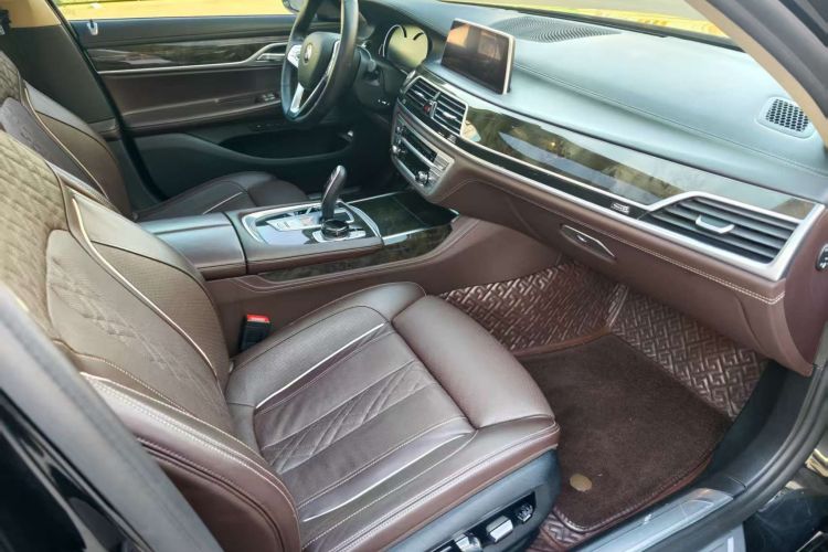 宝马7系 2018款 730Li 尊享型 卓越套装局部细节13