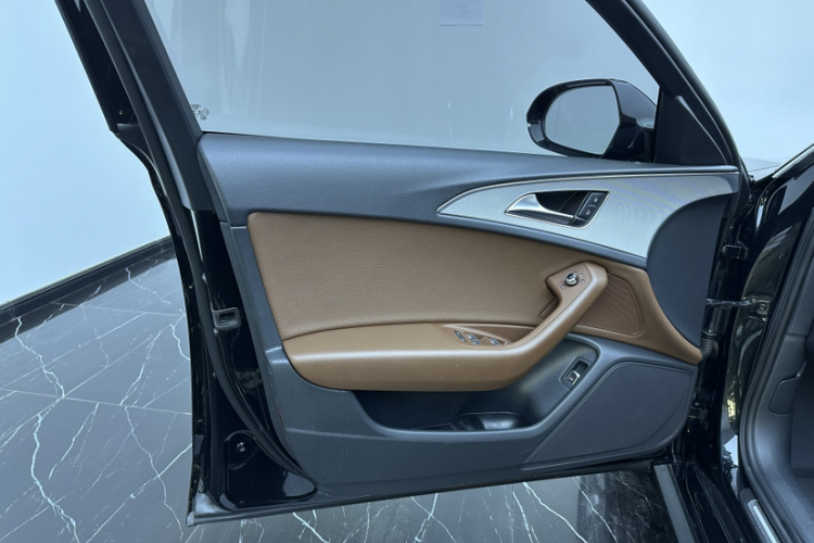 奥迪A6L 2018款 30周年年型 35 TFSI 时尚型局部细节9003