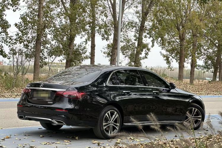 奔驰E级 2022款 改款 E 260 L 运动型车身外观6001