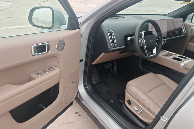 理想汽车 理想L6 2025款 Pro 智能焕新版中控内饰7002