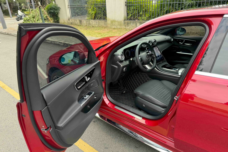 奔驰C级 2023款 改款 C 200 L 运动版中控内饰7003